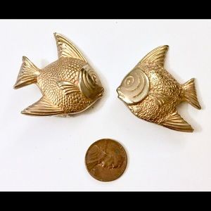 LES BERNARD Jewelry - Les Bernard Fish Earrings clip on vintage LES BERNARD Jewelry - Les Bernard Fish Earrings clip on vintage